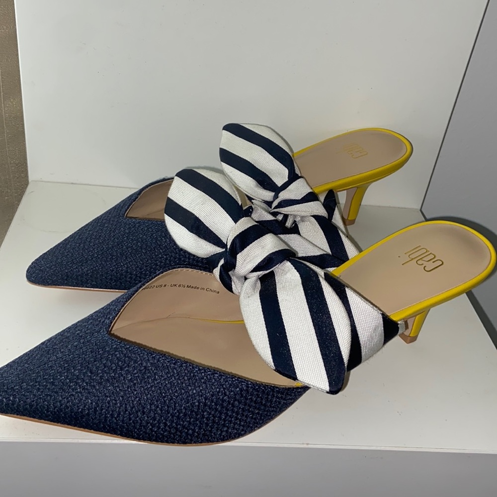 Size 8 cabi kitten heel super cute!